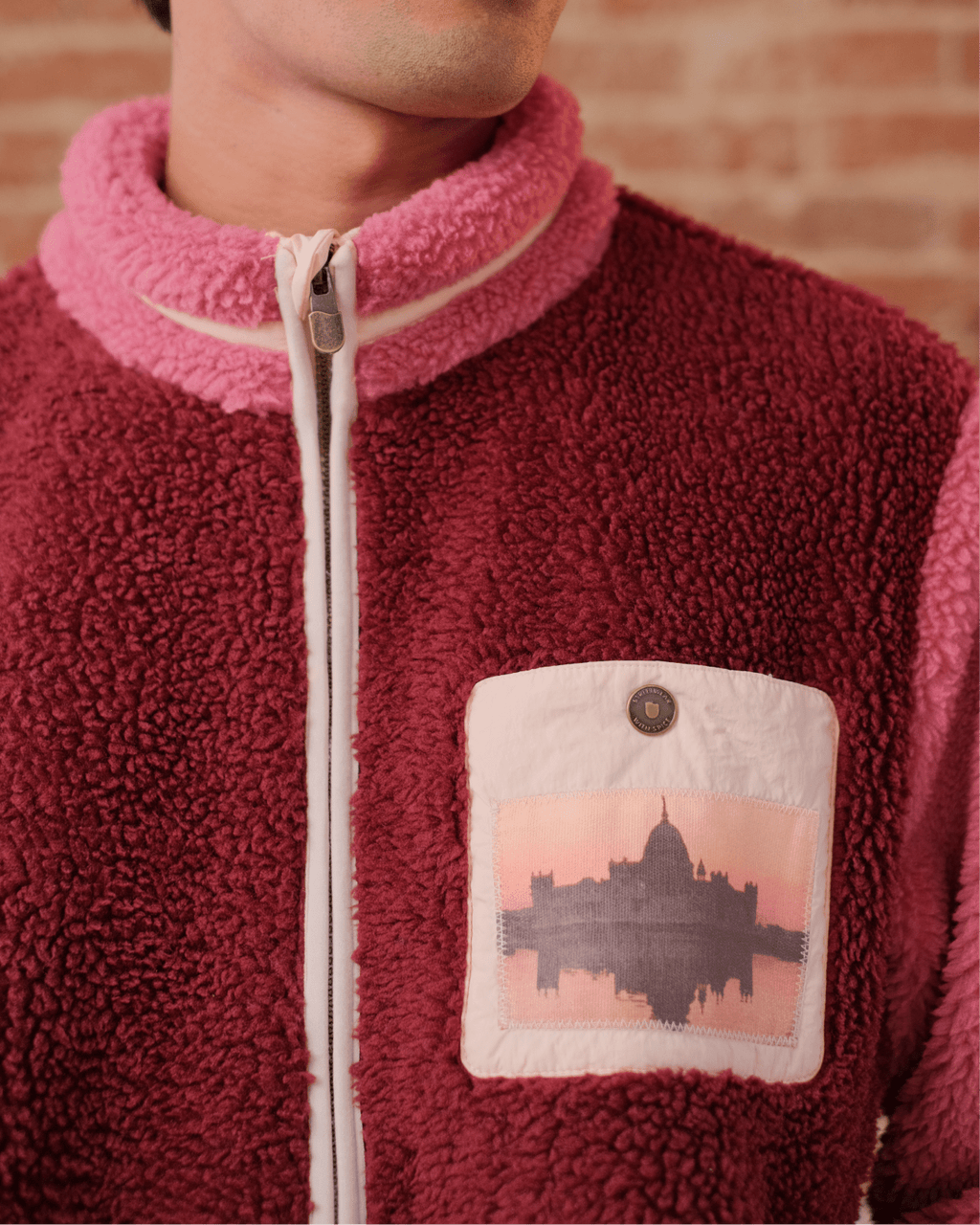 Victoria Memorial Fleece - TUI